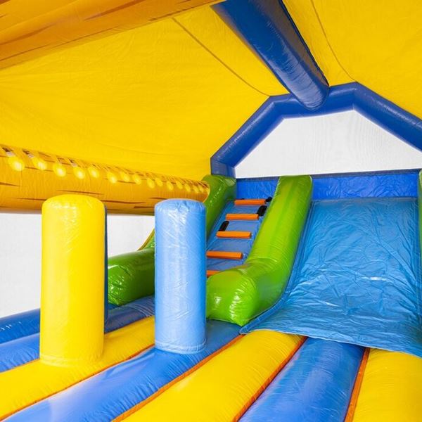 (Verwacht April 2026) Springkussen Beachclub